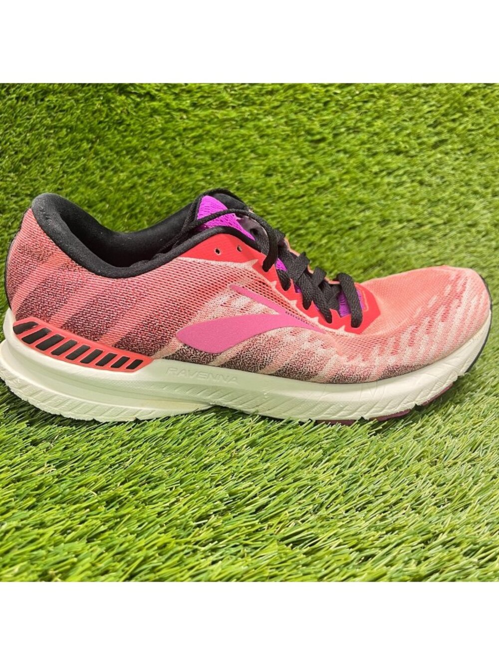 Brooks Ravenna 10 Womens Size 10 Pink Purple Athletic Running Shoes Sneakers
